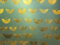 Ornements nasaux en or des Zenú