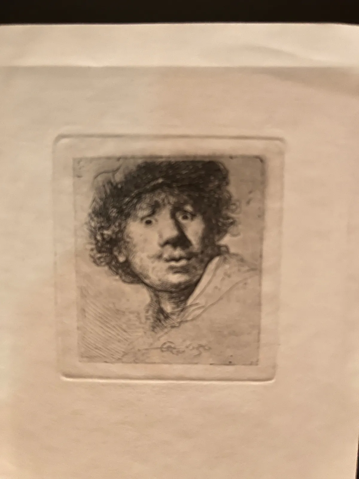 Автопортрет с удивлённым выражением