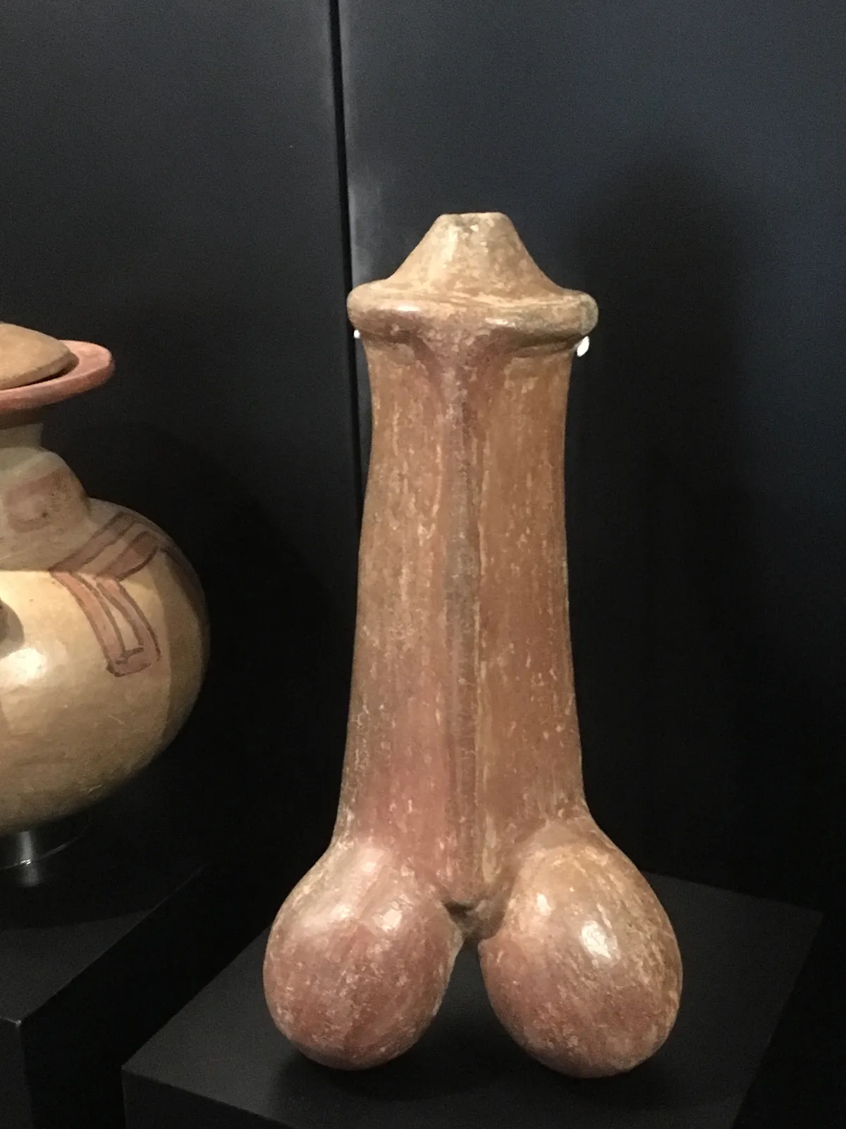 Vase phallique de Nicoya
