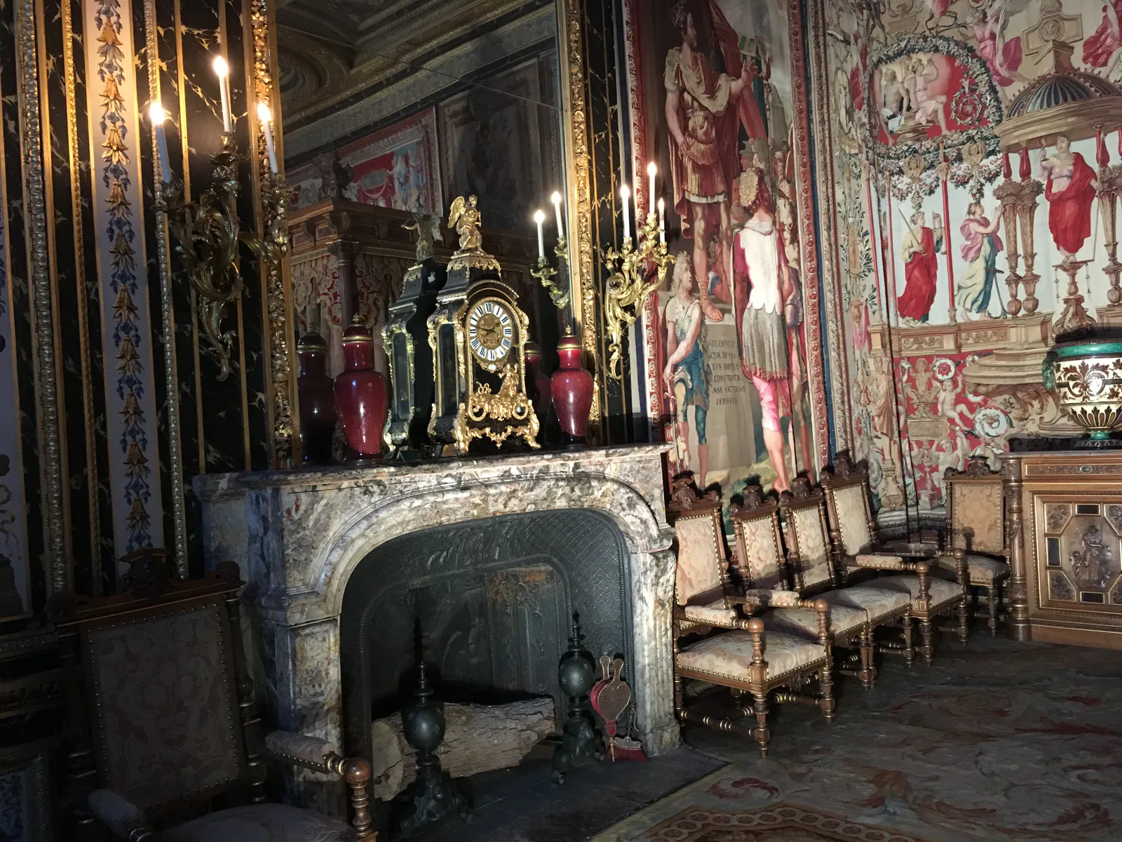 Lareira no quarto de Ana da Áustria