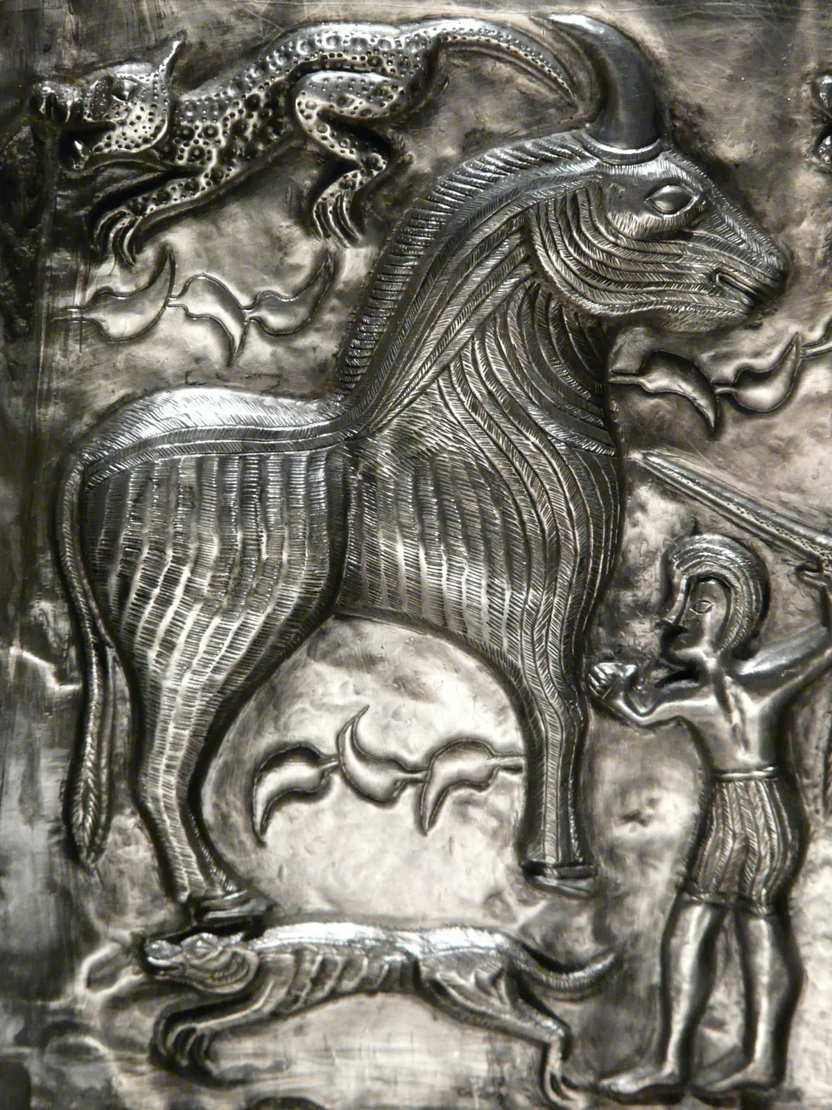 战士对峙神圣公牛