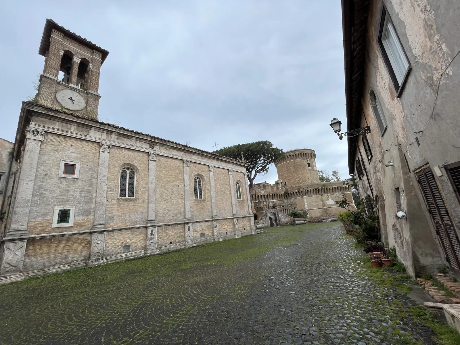 Castello di Giulio II and Sant’Aurea Church