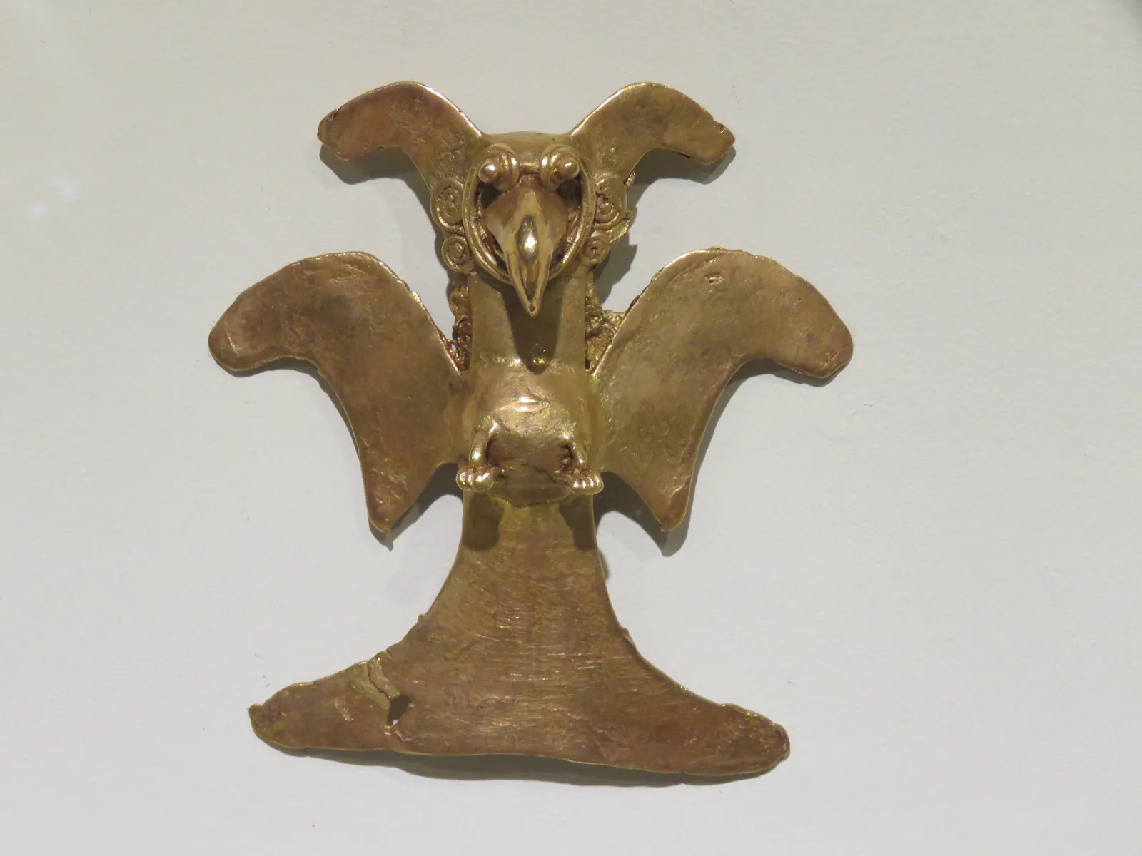 Diquís Harpy Eagle-Alligator Pendant