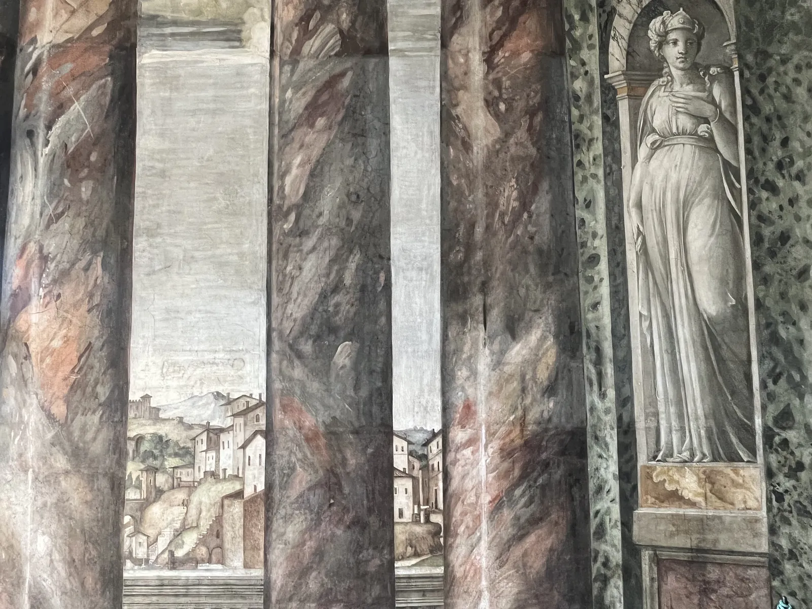 Illusionistic Architecture and Statue