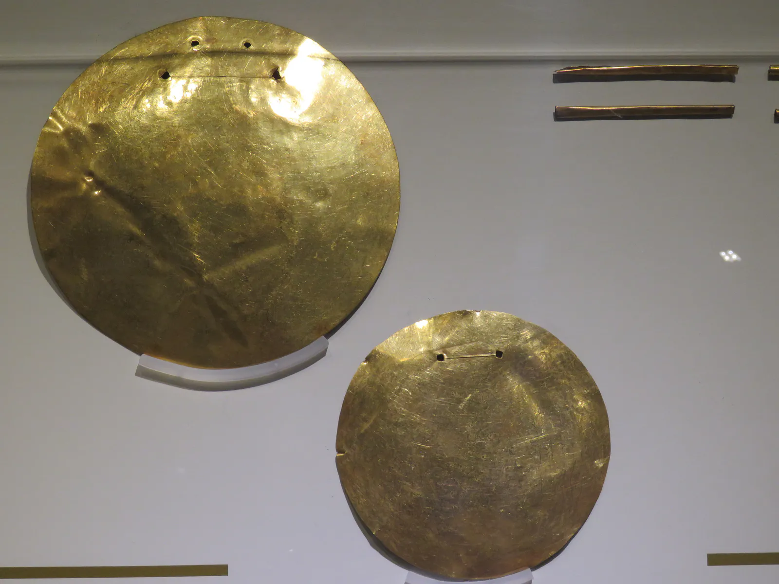 Diquís Gold Pectorals and Rods