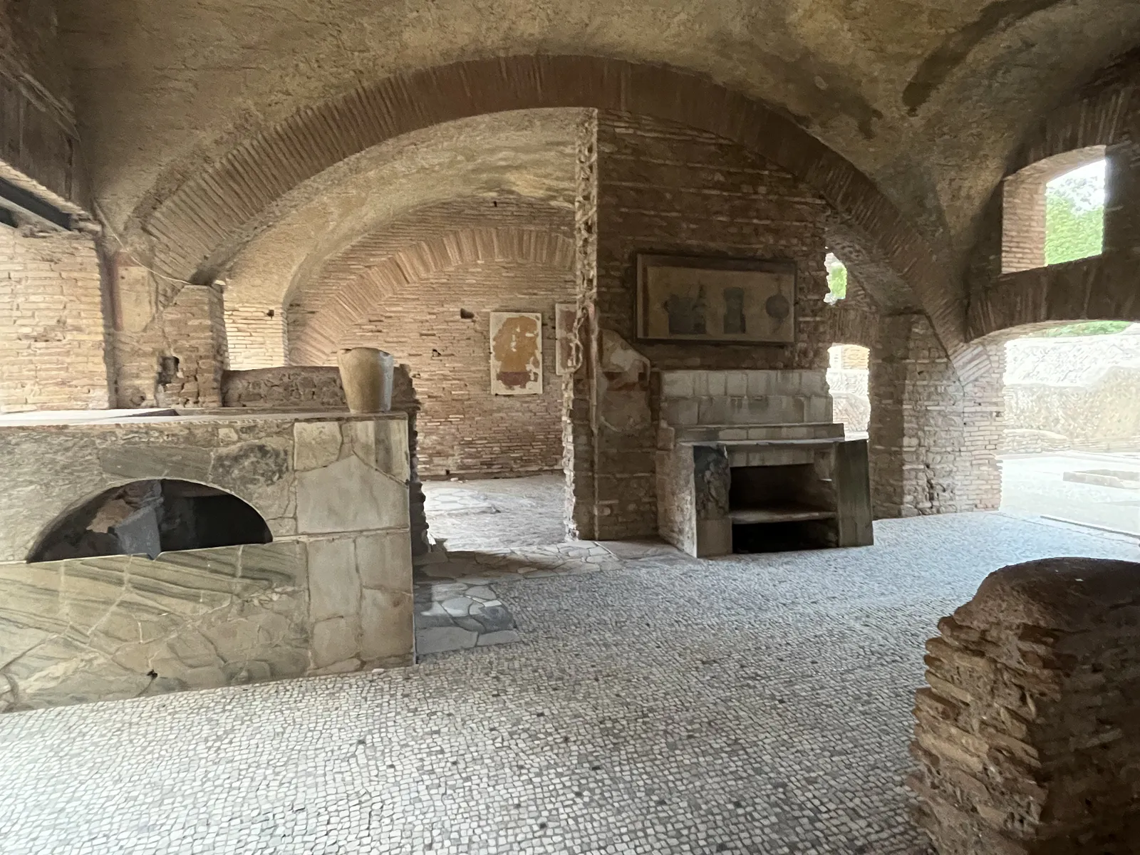 Thermopolium of Lucius Fullo and Lucius Placidus