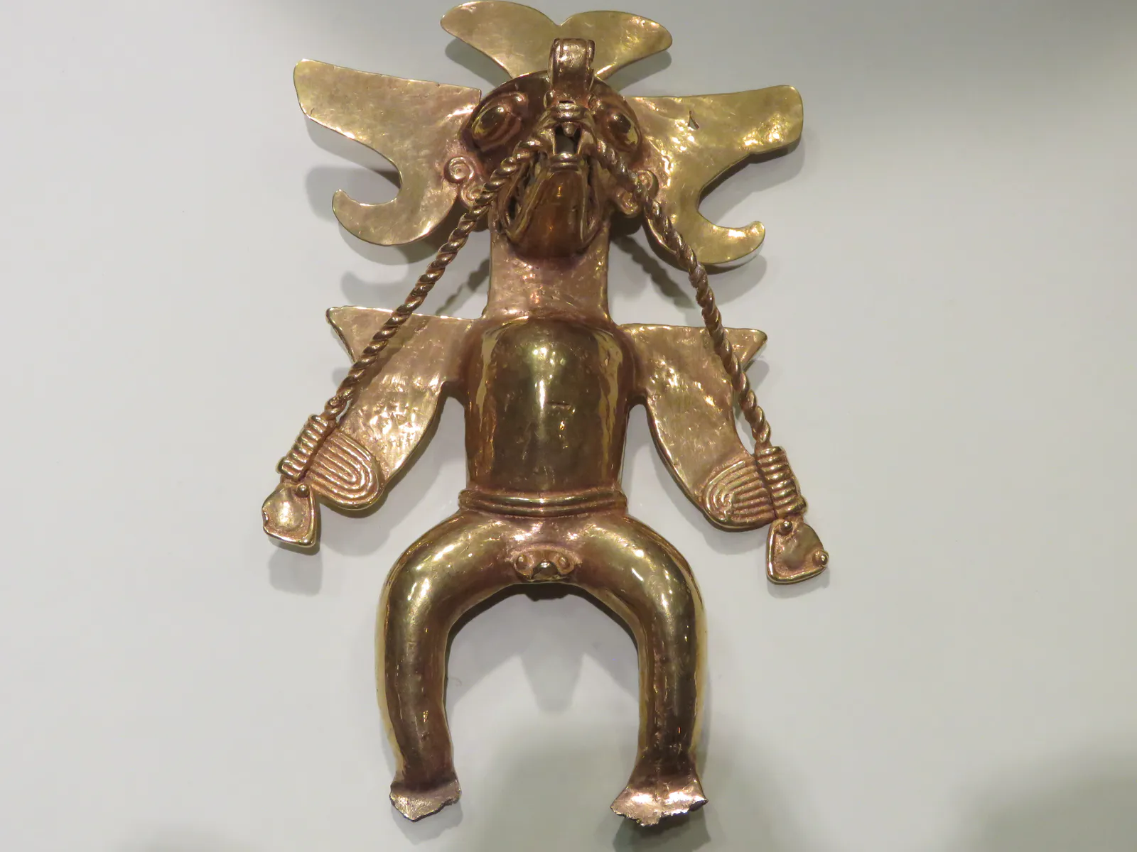 Diquís Lizard-Masked Ritual Pendant